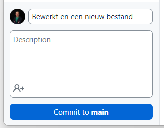 Een beschrijving van de wijzigingen in het Summary veld, met daaronder de blauwe Commit to main knop.